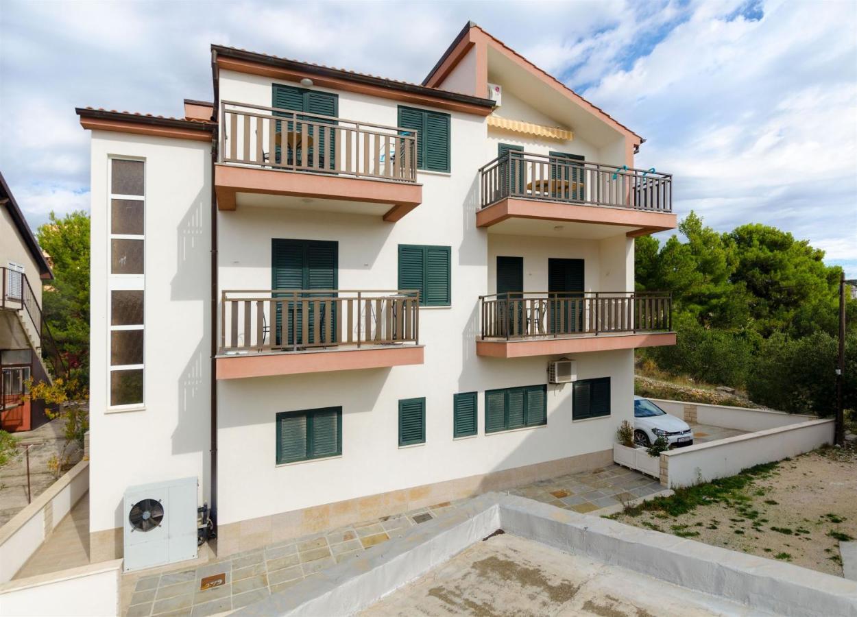 Apartments Karmen Primosten Bagian luar foto